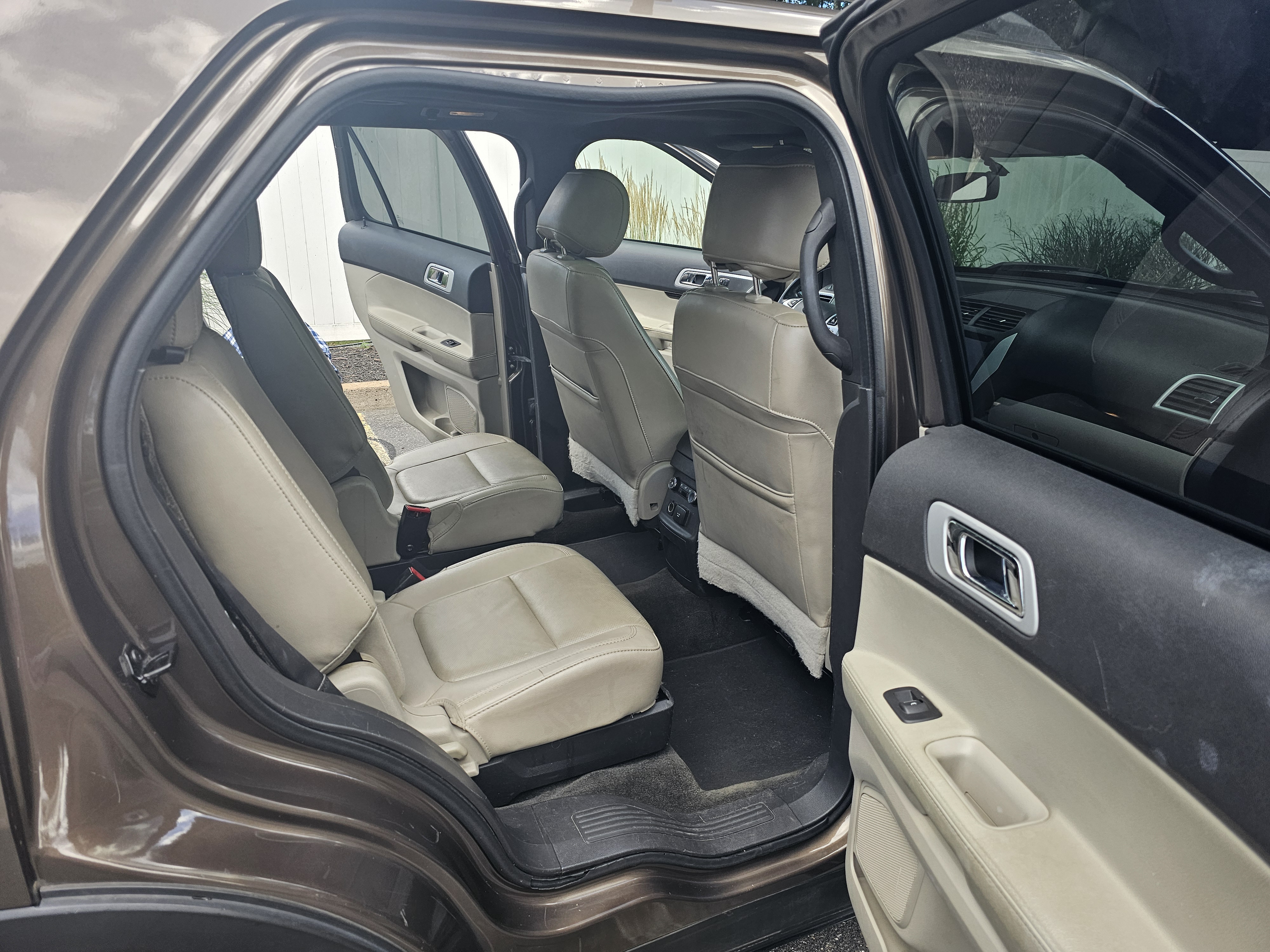 Used 2015 Ford Explorer Limited w/ Equipment Group 301A AWD/4WD image 8