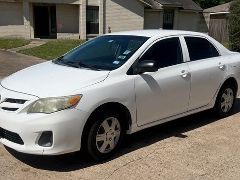 Used 2011 Toyota Corolla FWD image 5