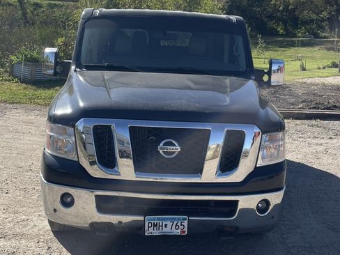 Used 2016 Nissan NV 3500 SL image 2
