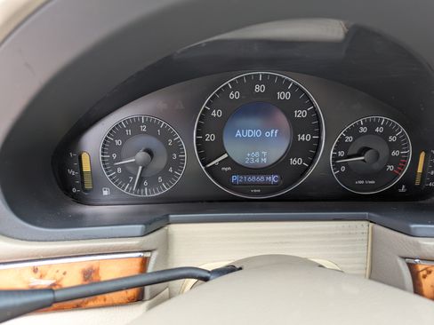 Used 2006 Mercedes-Benz E 350 Sedan image 2