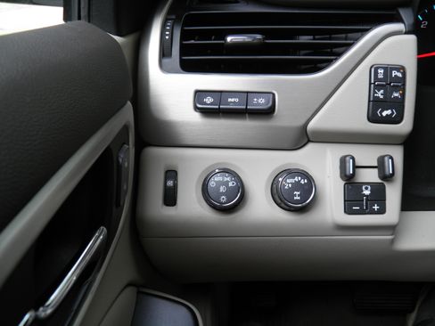 Used 2020 GMC Yukon Denali w/ Denali Ultimate Package image 19