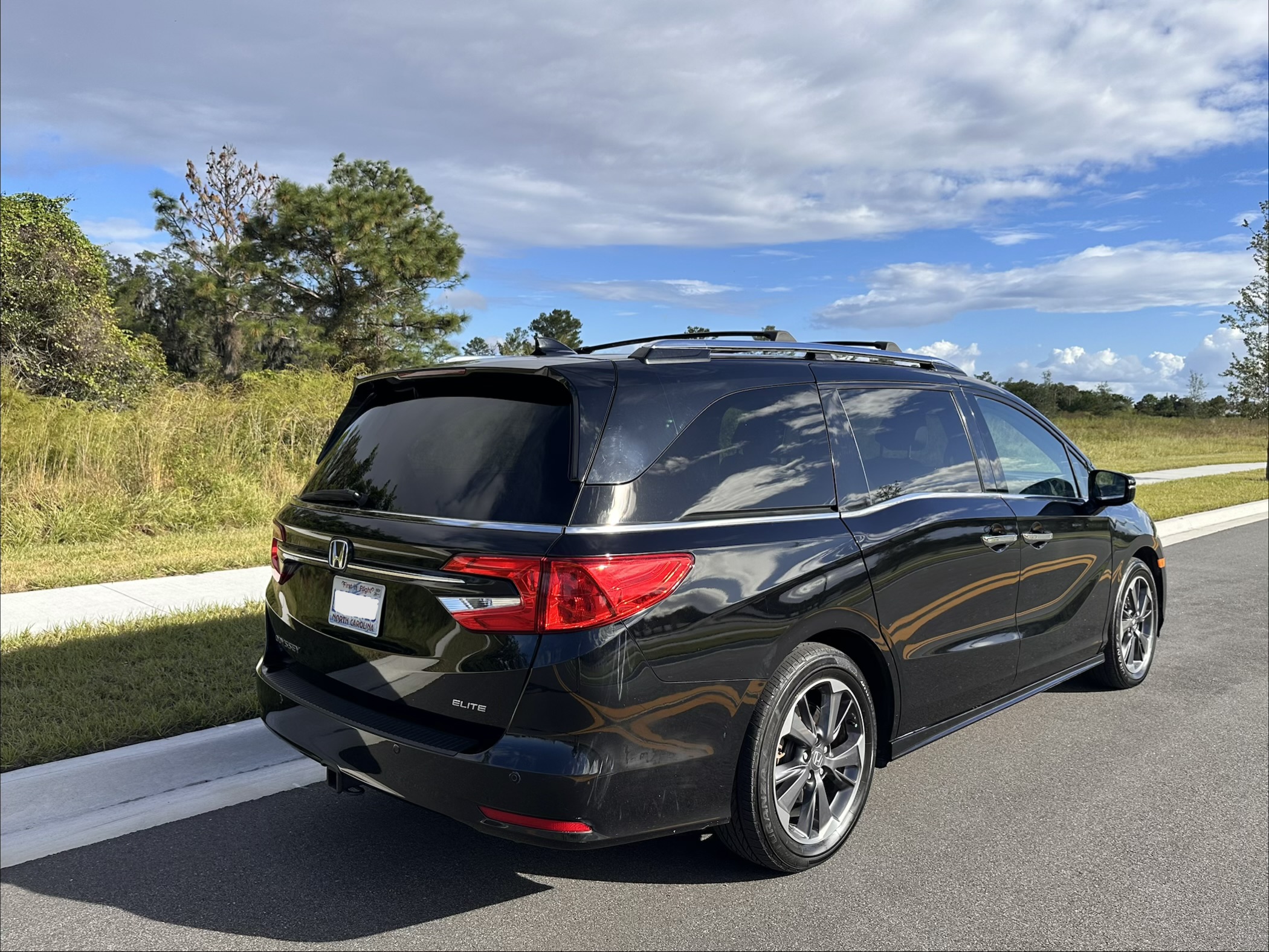 Used 2022 Honda Odyssey Elite image 5
