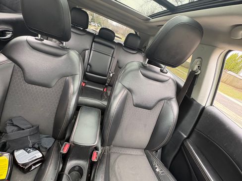 Used 2018 Jeep Compass Latitude w/ Popular Equipment Group image 9