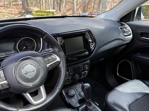 Used 2020 Jeep Compass Latitude image 6