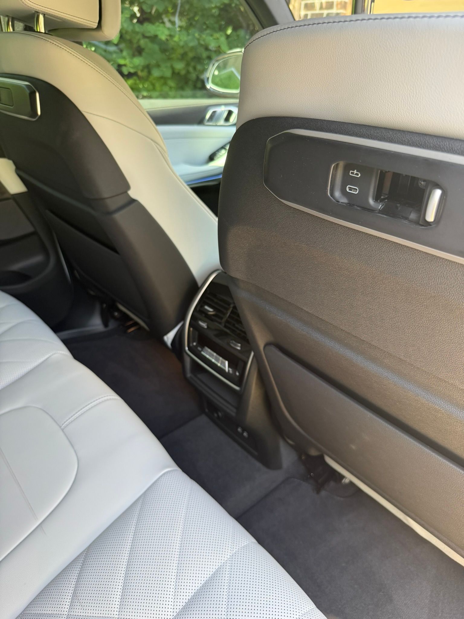 Used 2025 BMW X5 xDrive50e w/ M Sport Package AWD/4WD image 22