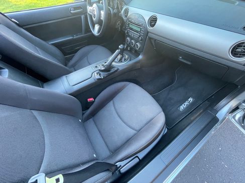 Used 2010 MAZDA MX-5 Miata Sport w/ Convenience Pkg RWD image 21