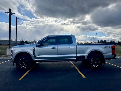 Used 2024 Ford F250 Platinum image 6