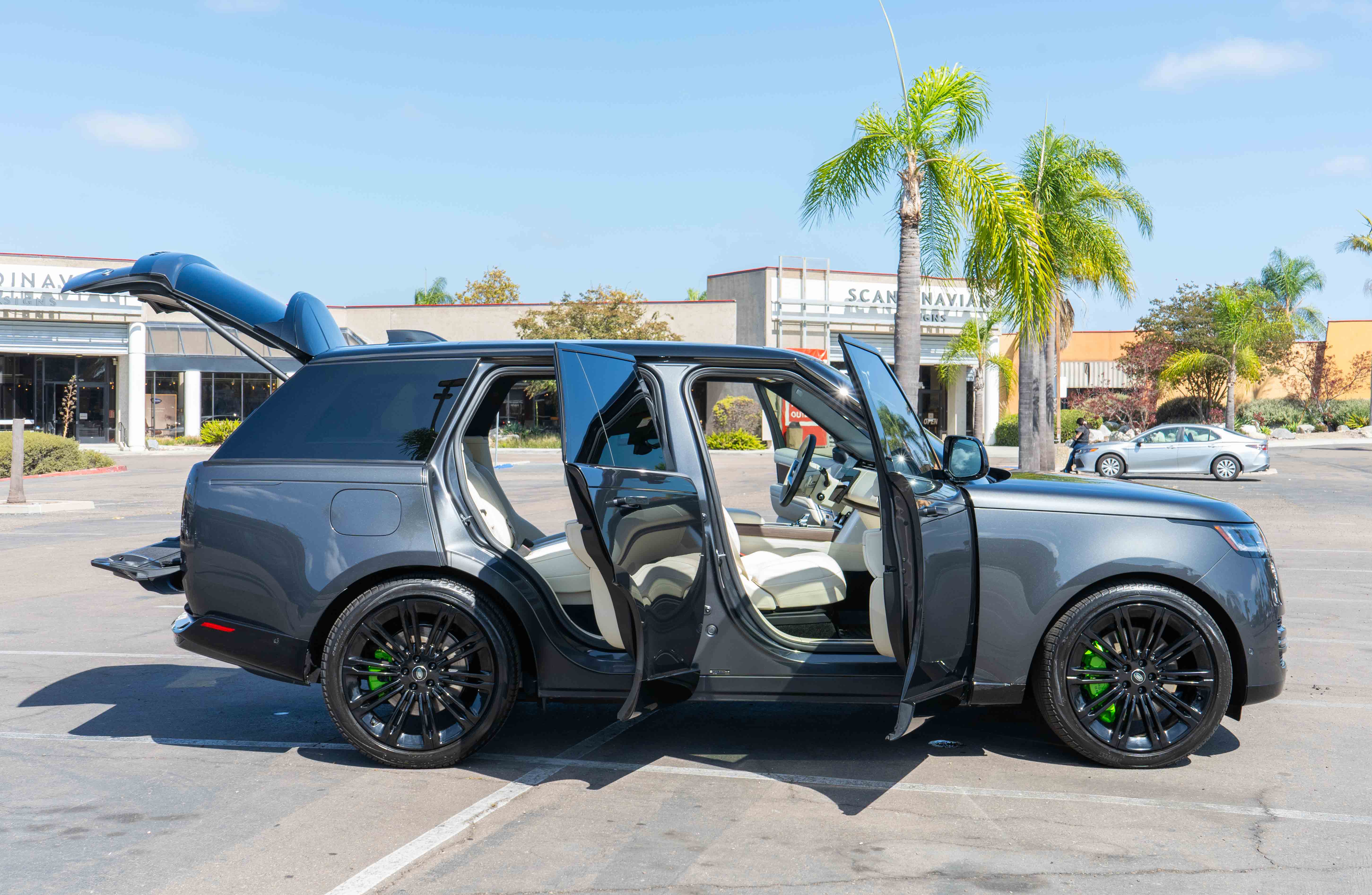 Used 2023 Land Rover Range Rover SE AWD/4WD image 14