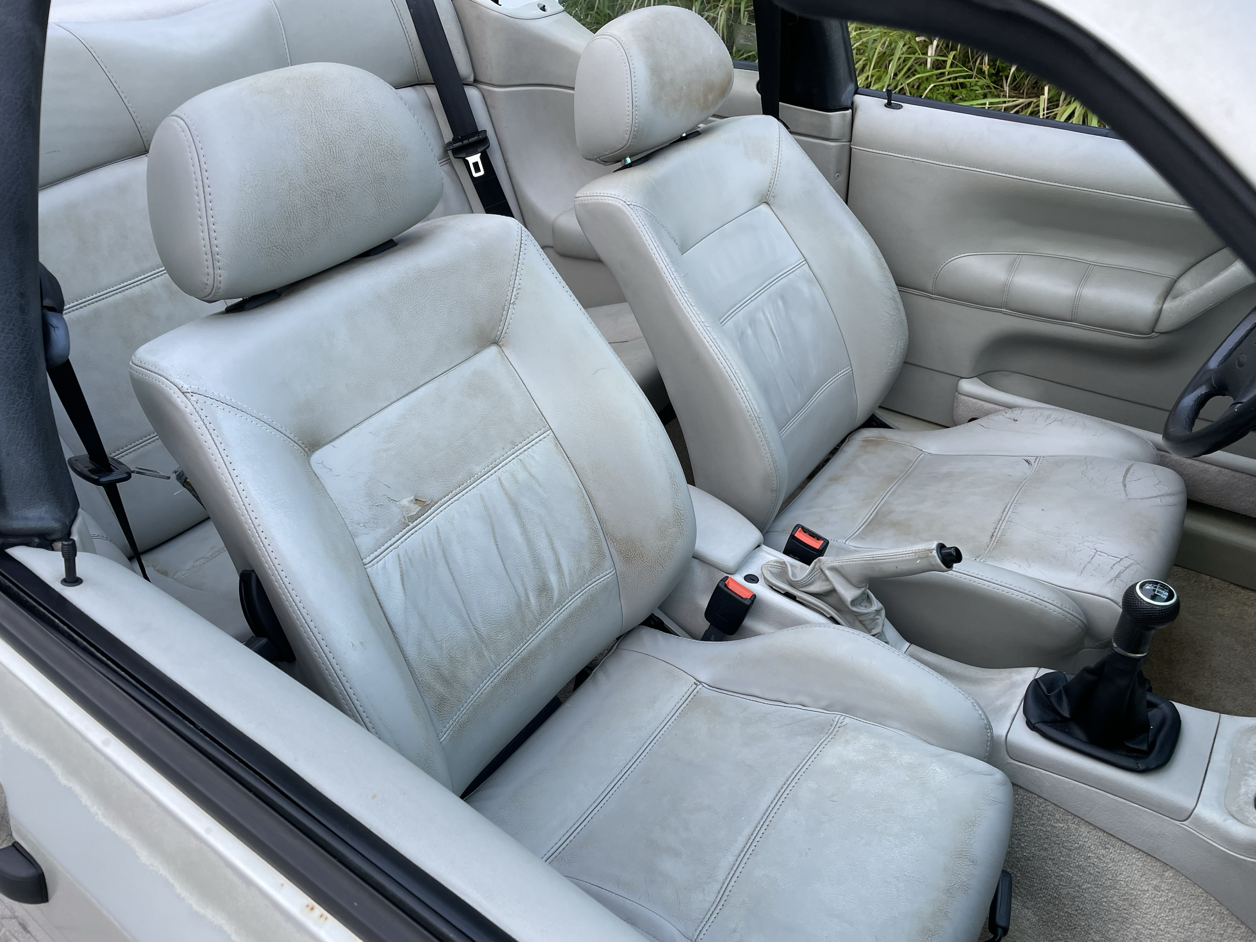 Used 1999 Volkswagen Cabrio GLS FWD image 23