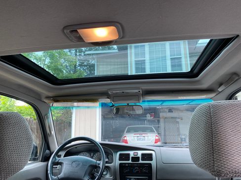 Used 2002 Toyota 4Runner SR5 image 29