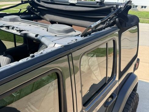Used 2018 Jeep Wrangler Unlimited Sport AWD/4WD image 30