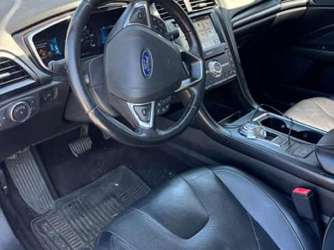 Used 2019 Ford Fusion Energi Titanium FWD image 14