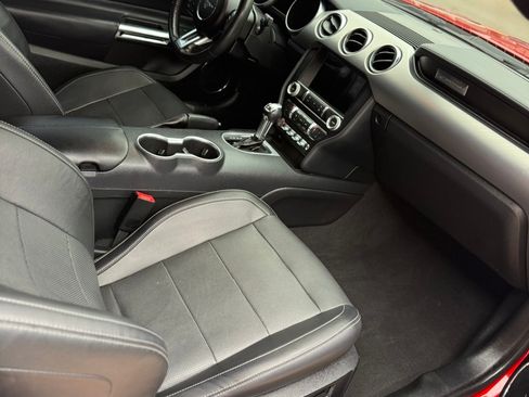 Used 2022 Ford Mustang GT Premium image 4