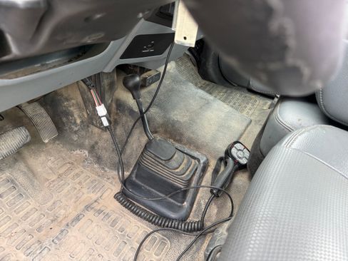 Used 2014 Ford F550 4x4 Regular Cab Super Duty image 9