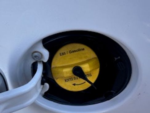 Used 2019 Dodge Grand Caravan SE w/ UConnect Hands-Free Group image 18