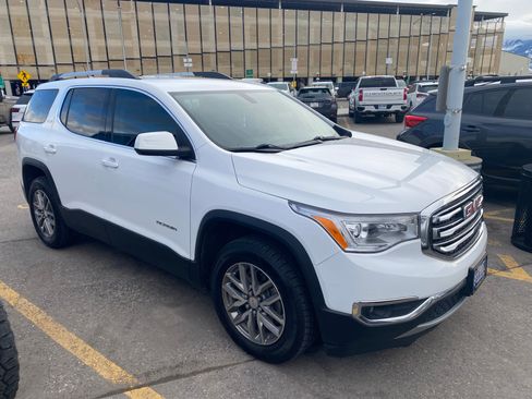 Used 2018 GMC Acadia SLE image 15
