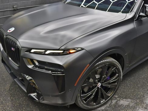 Used 2023 BMW X7 M60i w/ Executive Package image 5