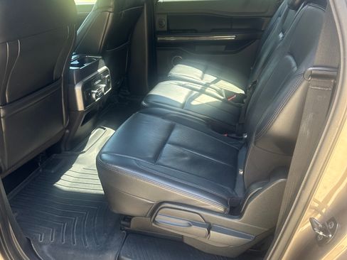 Used 2018 Ford Expedition Max XLT w/ Equipment Group 202A image 8