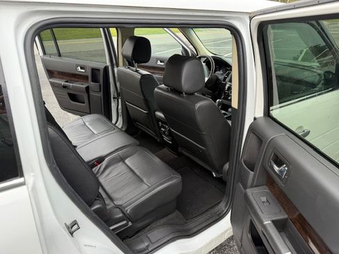 Used 2019 Ford Flex Limited image 11