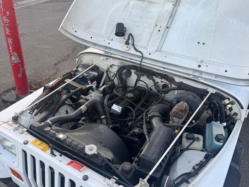 Used 1994 Jeep Wrangler Sport S image 9