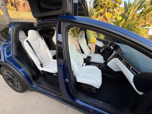 Used 2016 Tesla Model X 75D AWD/4WD image 9