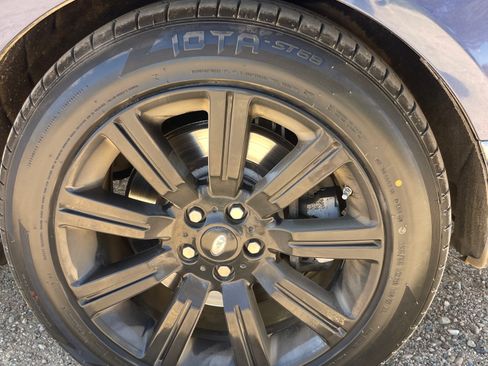 Used 2017 Land Rover Range Rover HSE AWD/4WD image 8