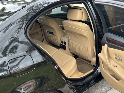 Used 2010 BMW 528i Sedan image 7