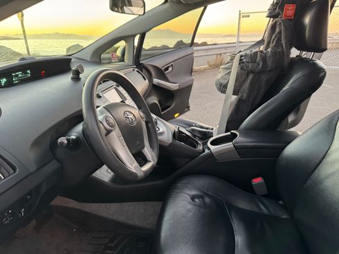 Used 2015 Toyota Prius Four image 13