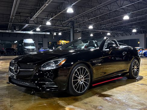 Used 2018 Mercedes-Benz SLC 300 image 2