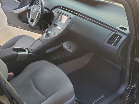 Used 2015 Toyota Prius One image 5