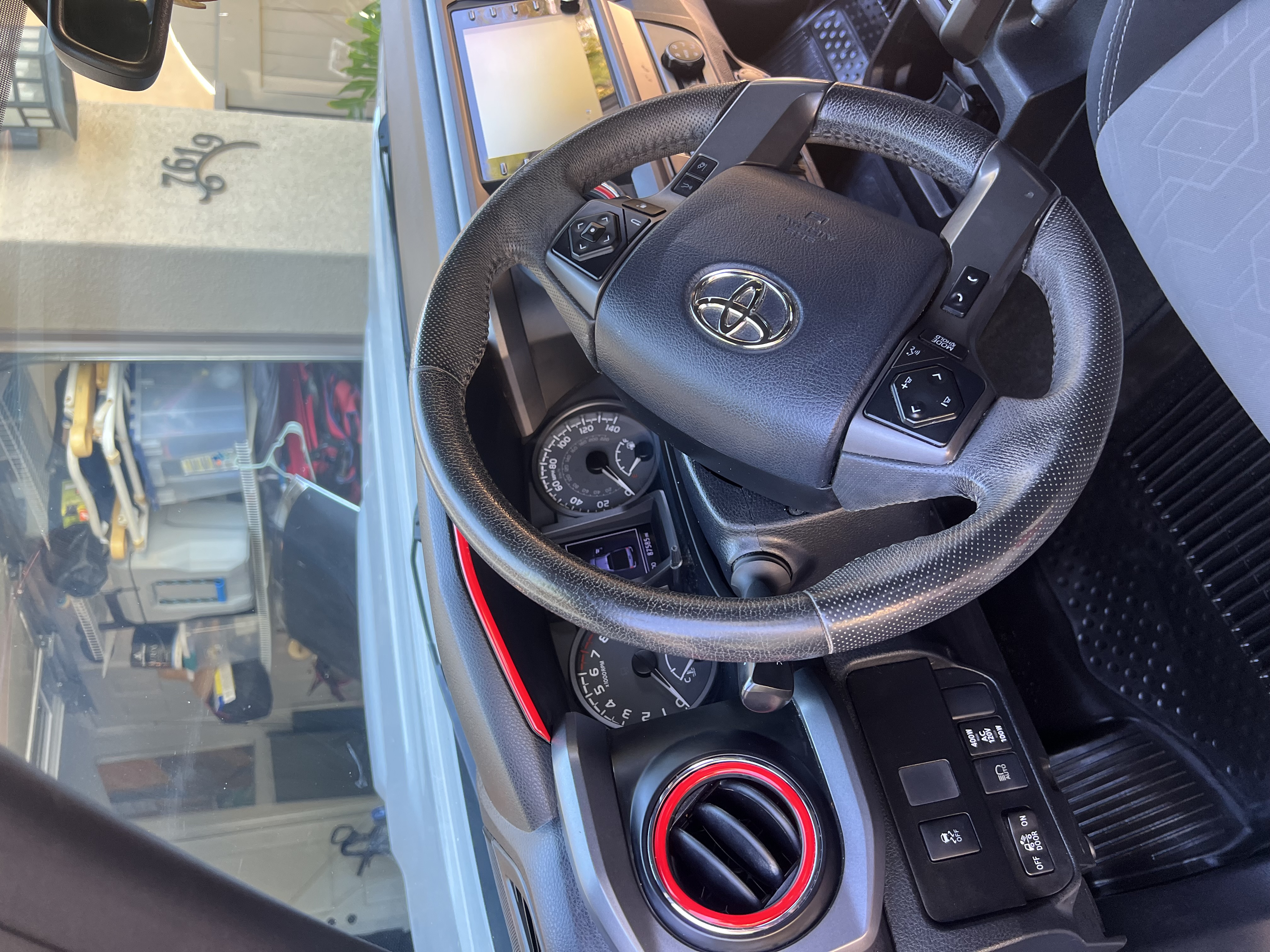 Used 2020 Toyota Tacoma TRD Sport w/ Technology Package RWD image 10