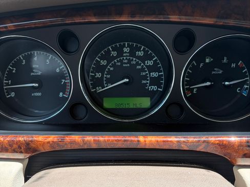 Used 2005 Jaguar XJ8 RWD image 12