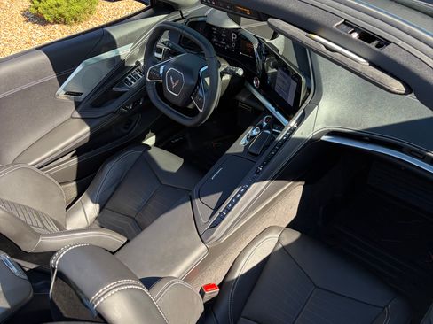 Used 2024 Chevrolet Corvette Stingray Preferred Conv w/ Z51 Performance Package RWD image 9