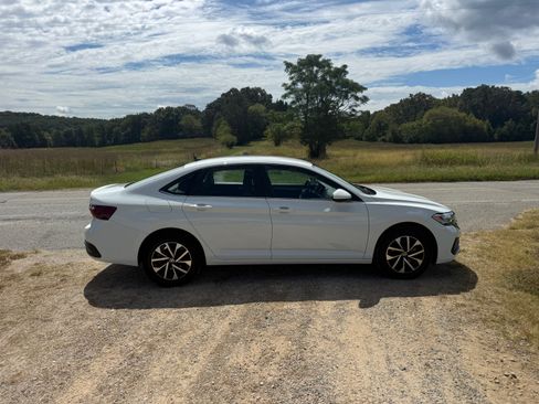 Used 2024 Volkswagen Jetta S FWD image 2