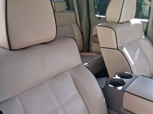 Used 2006 Lincoln Mark LT 2WD image 21