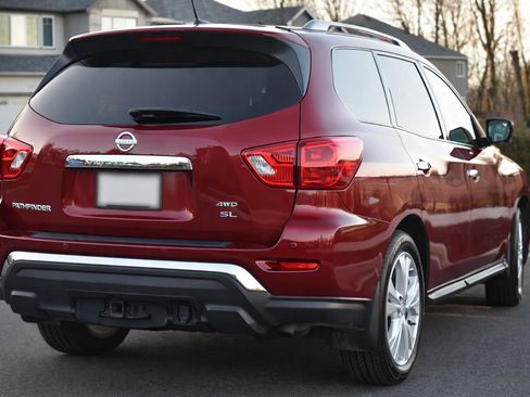 Used 2018 Nissan Pathfinder SL w/ SL Premium Package image 2