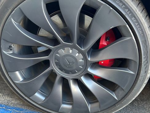 Used 2020 Tesla Model Y Performance AWD/4WD image 11