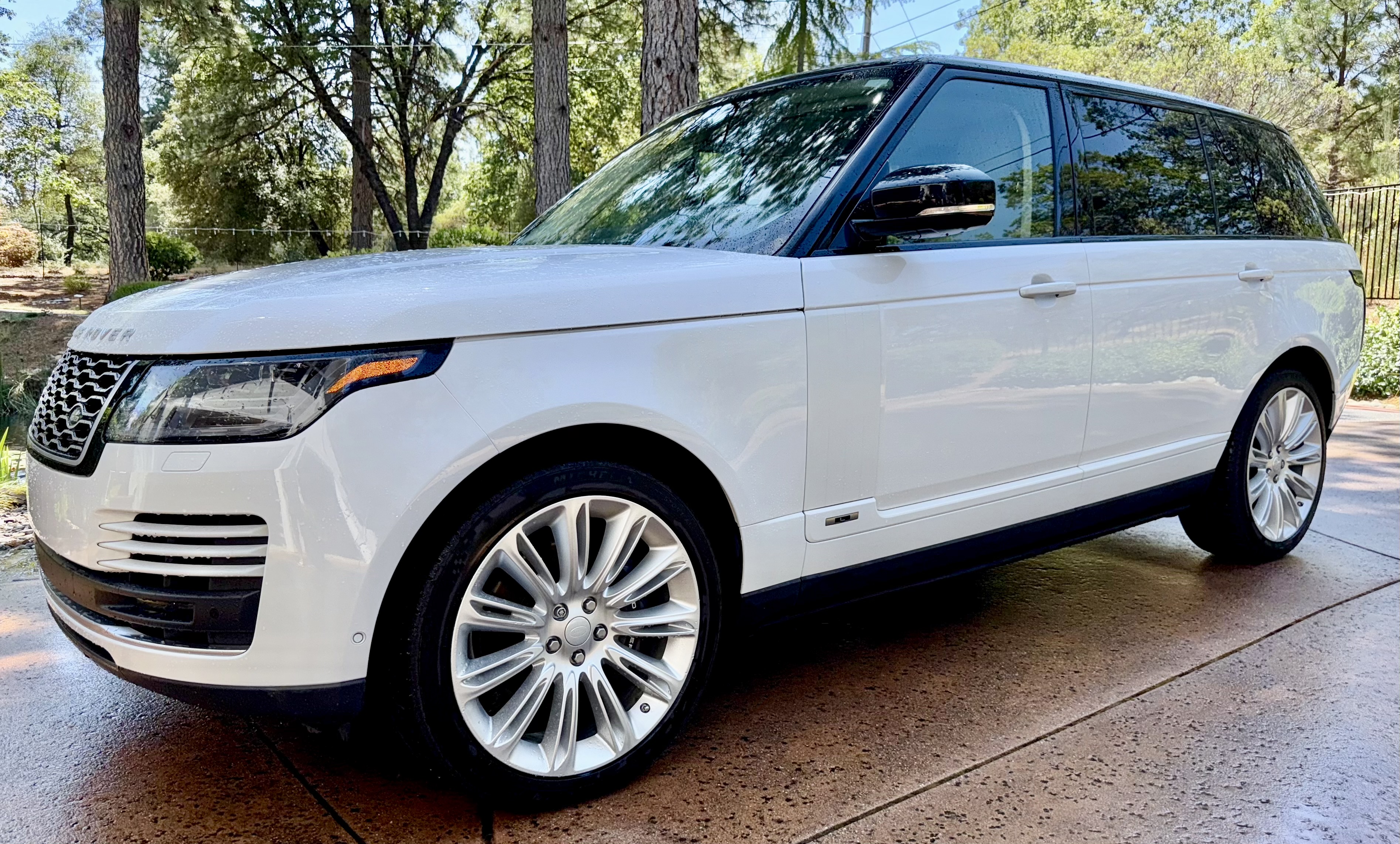 Used 2020 Land Rover Range Rover Long Wheelbase HSE AWD/4WD image 1