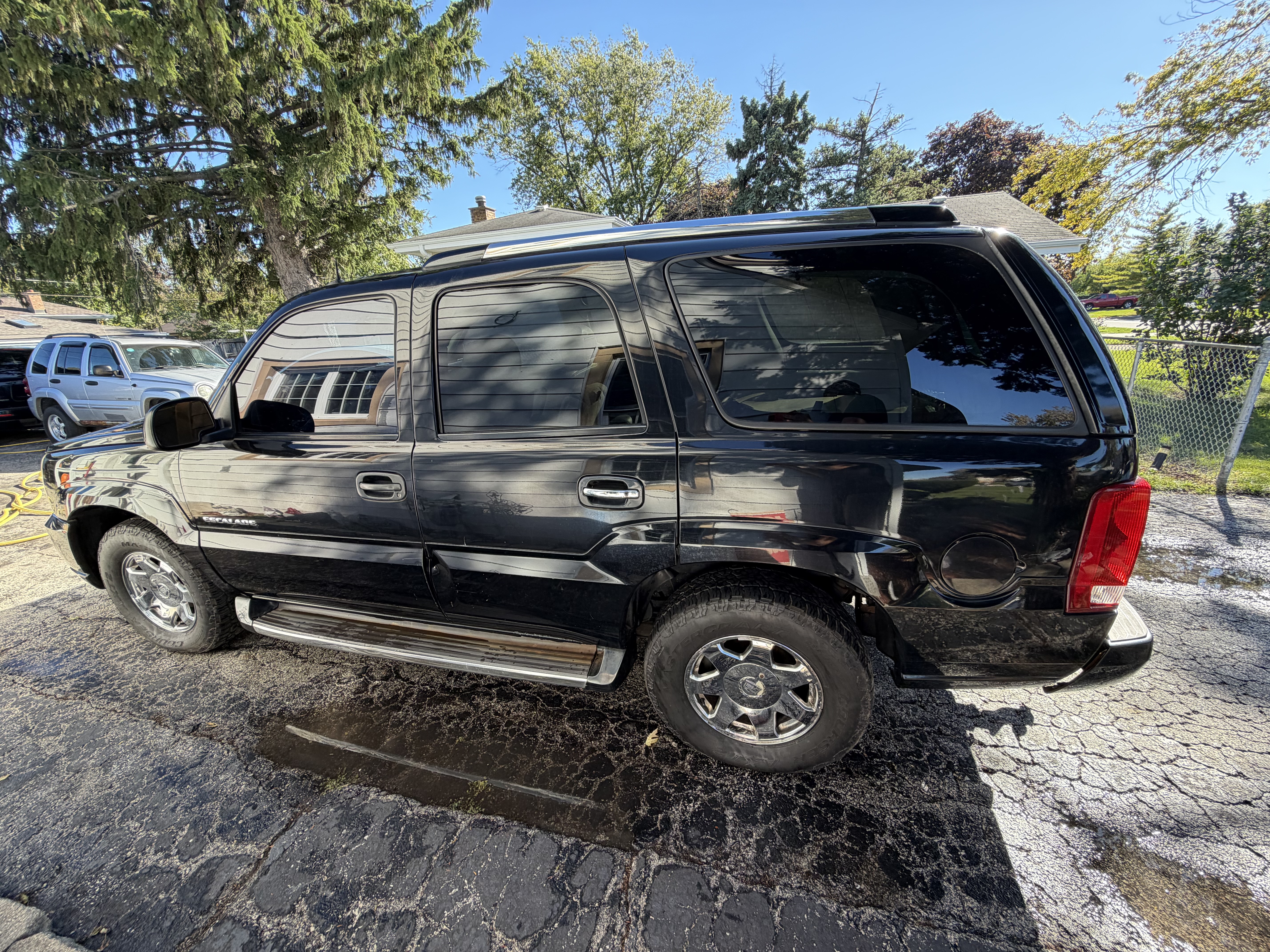 Used 2003 Cadillac Escalade AWD w/ Marketing Vehicle Package image 8