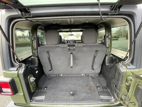 Used 2021 Jeep Wrangler Sport image 12