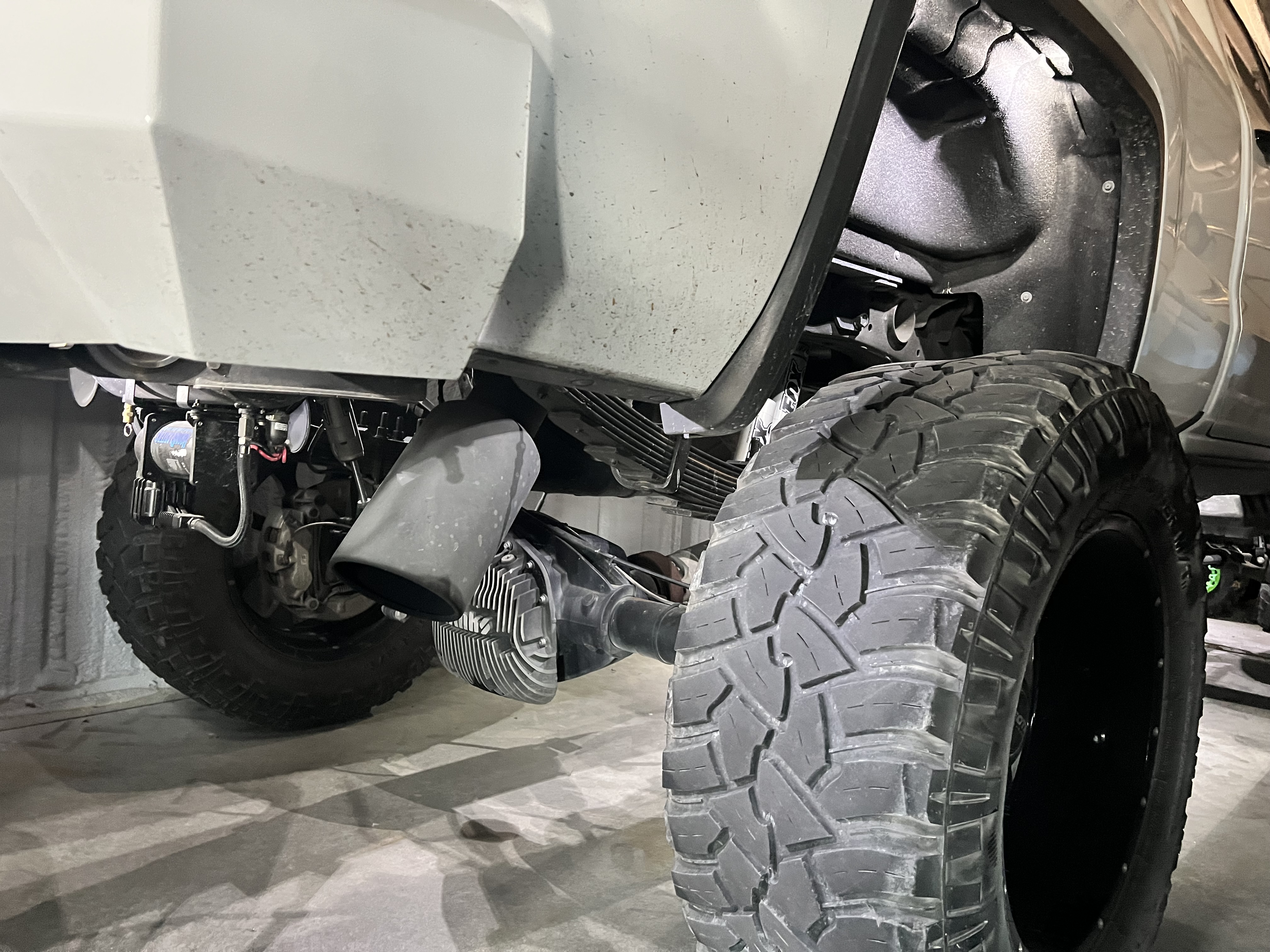 Used 2019 GMC Sierra 2500 Denali w/ Duramax Plus Package AWD/4WD image 22
