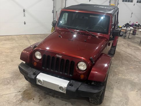 Used 2008 Jeep Wrangler Unlimited Sahara w/ Dual Top Group AWD/4WD image 2