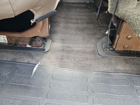 Used 2011 Chevrolet Express 3500 LT w/ LT Preferred Equipment Group image 5