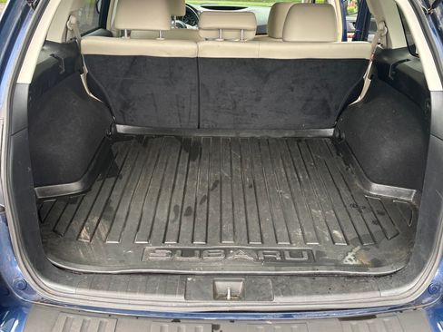 Used 2011 Subaru Outback 2.5i Limited AWD/4WD image 12