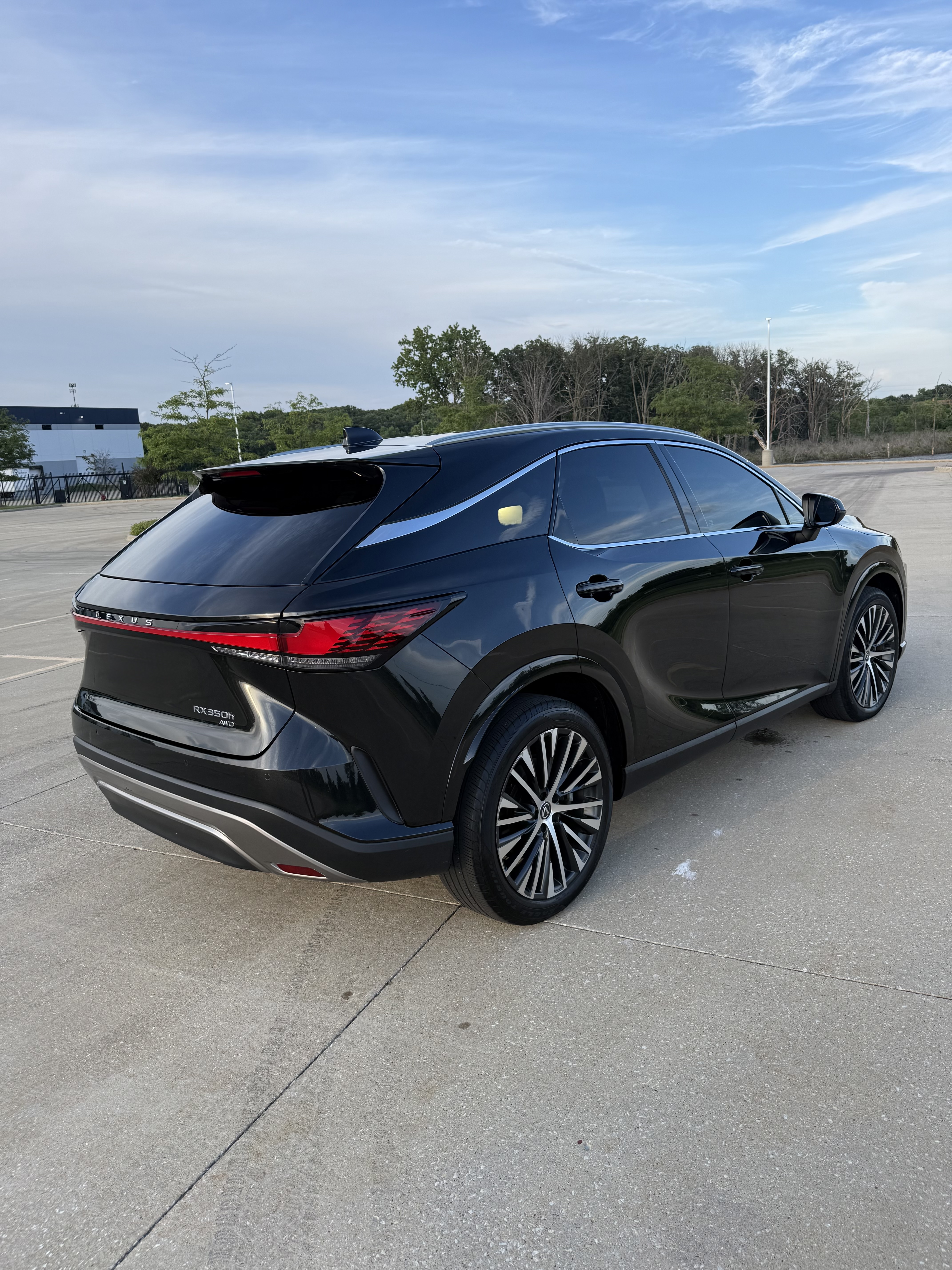 Used 2023 Lexus RX 350h w/ Accessory Package (Z1) AWD/4WD image 10
