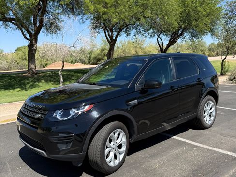 Used 2019 Land Rover Discovery Sport SE AWD/4WD image 1