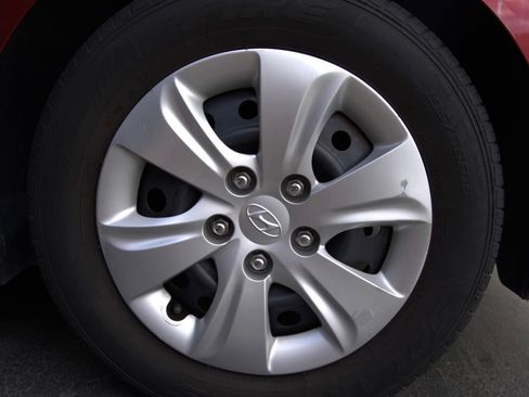 Used 2016 Hyundai Elantra SE FWD image 13