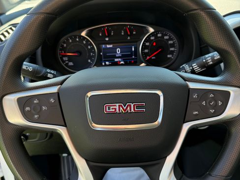 Used 2023 GMC Terrain SLE image 18