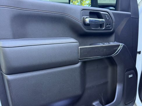 Used 2023 GMC Sierra 2500 AT4 w/ AT4 Preferred Package AWD/4WD image 5