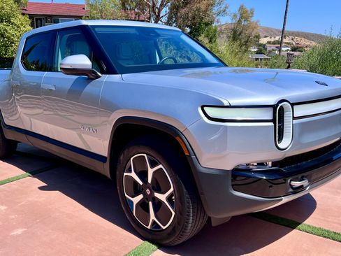 Used 2024 Rivian R1T Adventure AWD/4WD image 5